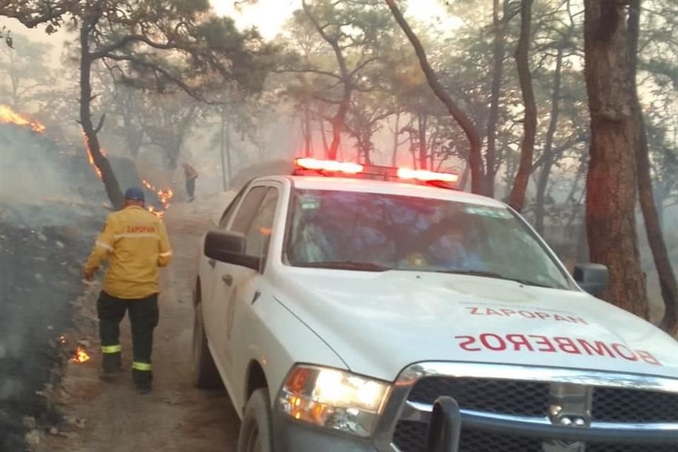 Protección Civil y Bomberos.