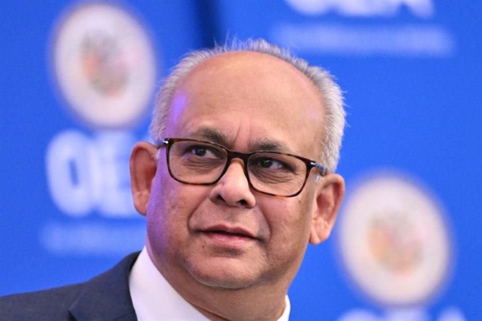 El Ministro de Relaciones Exteriores de Surinam, Albert Ramdin, fue elegido Secretario General de la Organización de Estados Americanos.