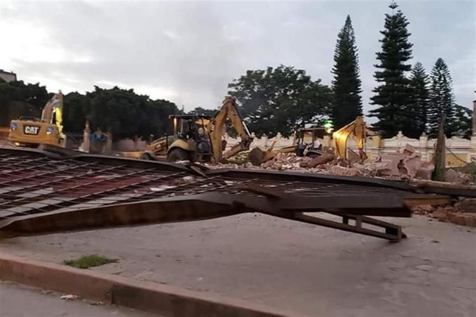 La multa se debió al derribo del inmueble, donde se construiría el Centro Cultural Páramo en honor al escritor Juan Rulfo.