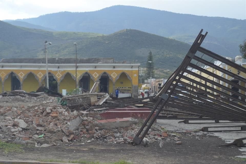 La multa se debió al derribo del inmueble, donde se construiría el Centro Cultural Páramo en honor al escritor Juan Rulfo.