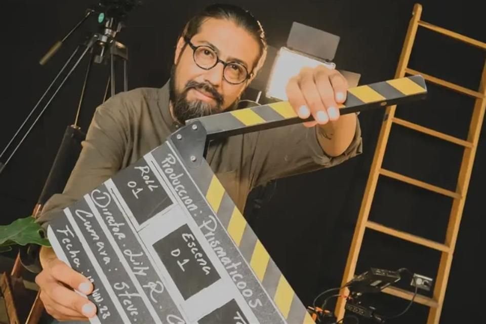 El cineasta y director de fotografía radicado en Guadalajara, Adrián Araujo falleció este martes, según confirmaron sus familiares a través de redes sociales.