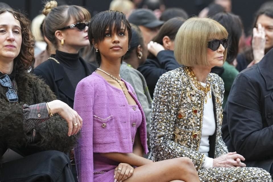 Tyla se sentó junto a Anna Wintour en la pasarela de Chanel.