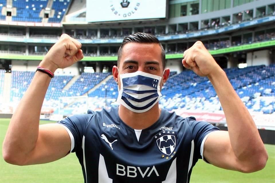 Rogelio Funes Mori tuvo un lunes muy movido, brindando entrevistas tras convertirse en un histórico en Rayados.