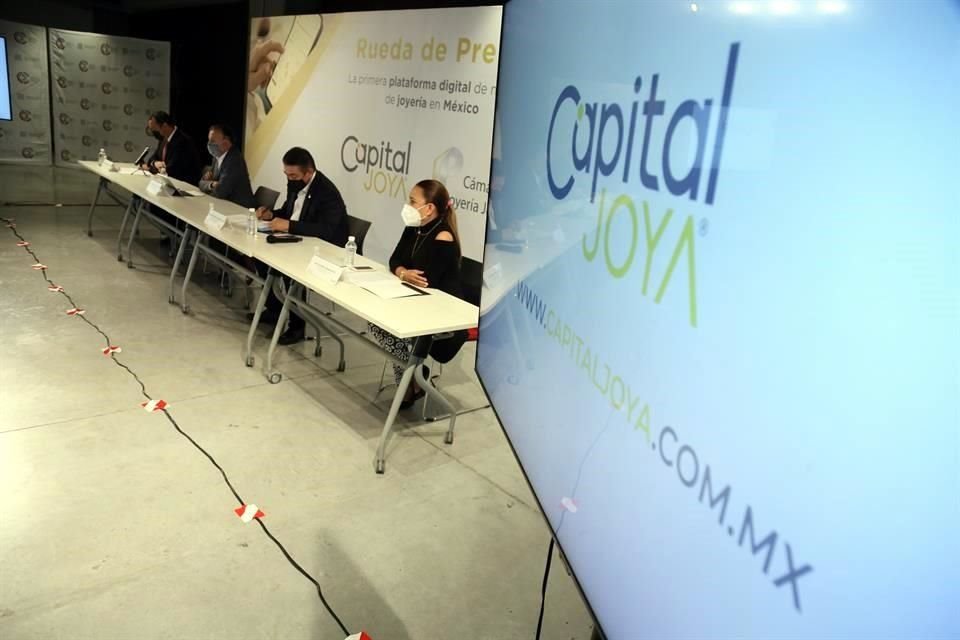 La Cámara de Joyería Jalisco presentó hoy su plataforma digital Capital Joya, con la que esperan crecer hasta un 15 por ciento sus ventas.