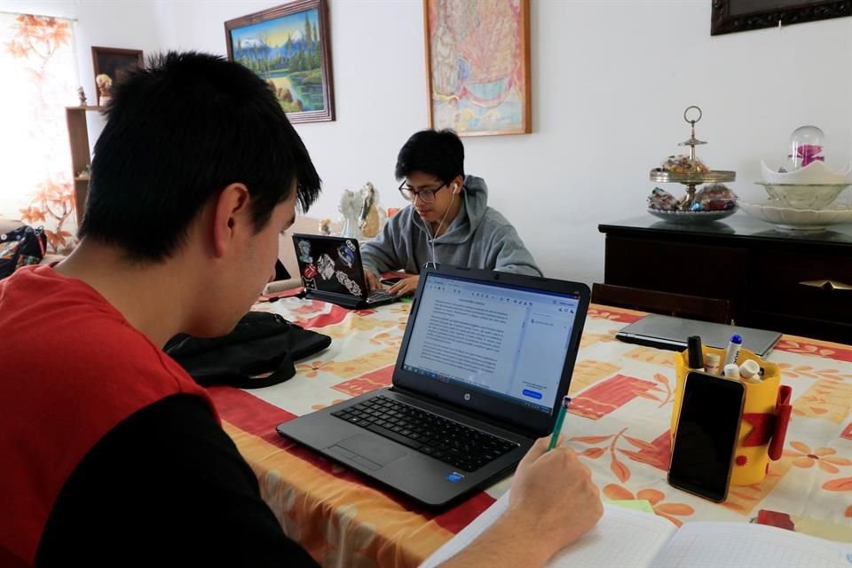 El arranque del ciclo escolar 2021-2022 en Jalisco tendrá tres modalidades: presencial, híbrida y a distancia.