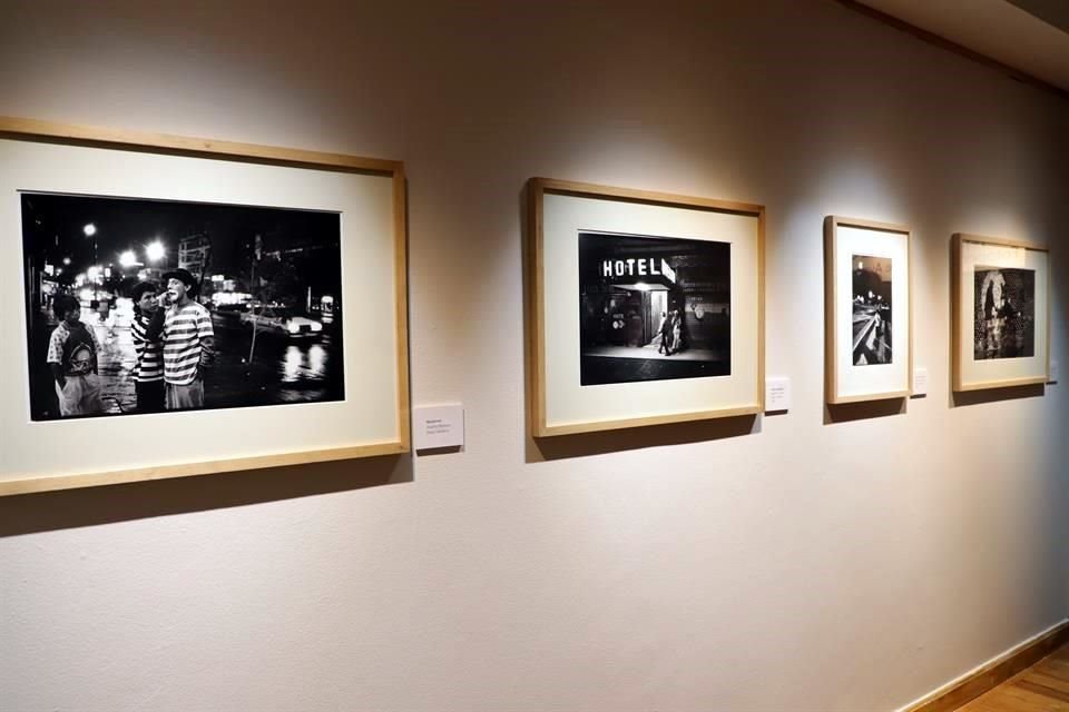 La muestra 'La mujer detrás de la cámara. Fotoperiodismo de ayer y hoy' recorre 40 años de historia del País a través de la mirada de las profesionales de la lente.