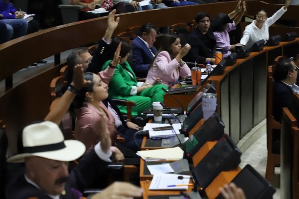 Congreso de Jalisco aprobó llamar a comparecer a funcionarios de seguridad del Estado, para que den informe sobre crematorios de Teuchitlán.