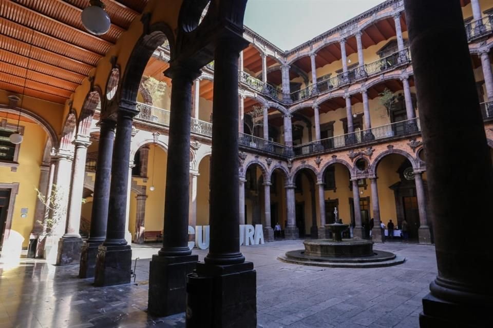 El proyecto del Festival de las Flores busca usar el Edificio Arroniz, el Ex Convento del Carmen, el Palacio de Gobierno y el kiosko de la Plaza de Armas como lienzos vivos.