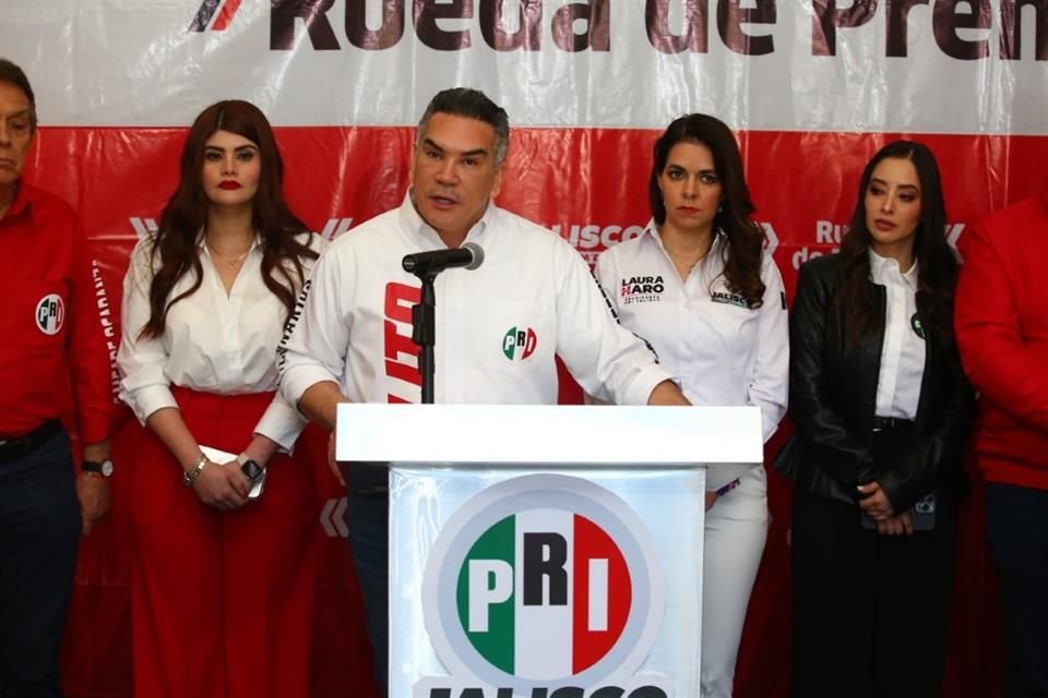 Alejandro Moreno visitó Jalisco.