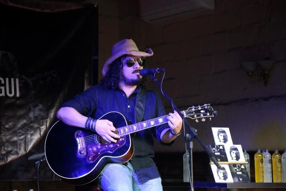 El cantante de 'fut rock', Jáuregui falleció a los 57 años.