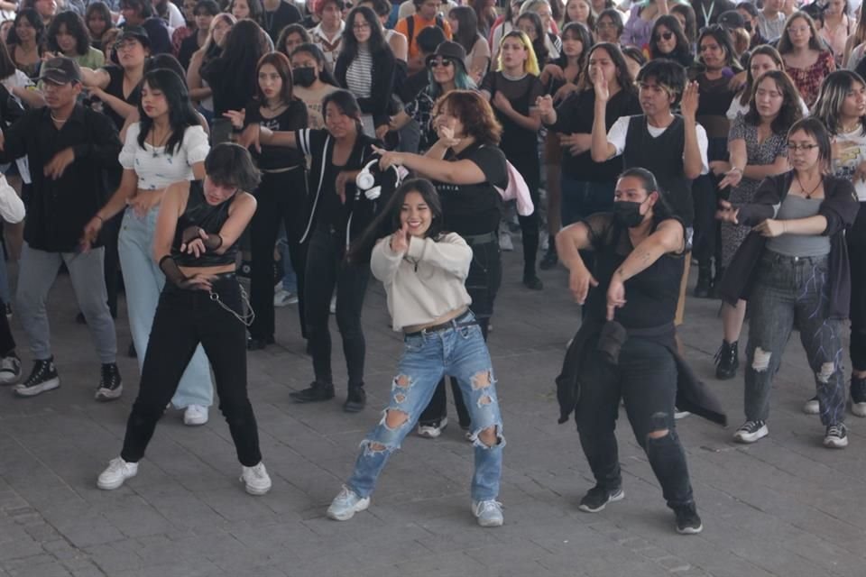 El Kocufest atrae a decenas de fans de la cultura coreana en la Ciudad.