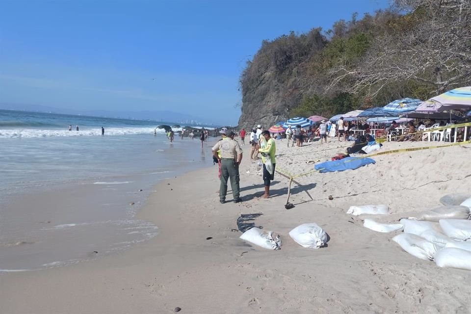 Dos personas murieron en playas de Puerto Vallarta, en accidentes ocurridos cuando entraron al mar, informó Protección Civil estatal.