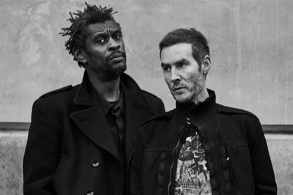 Massive Attack es reconocido como uno de los pilares del trip-hop, un género que tomó elementos del hip-hop, el dub, la música electrónica y el soul para crear un sonido atmosférico y envolvente.