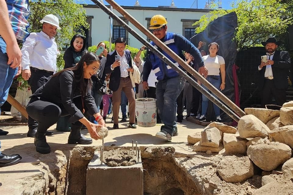 La Alcaldesa de Tlaquepaque, Laura Imelda Pérez, estuvo presente en el arranque de labores de restauración de El Parián.