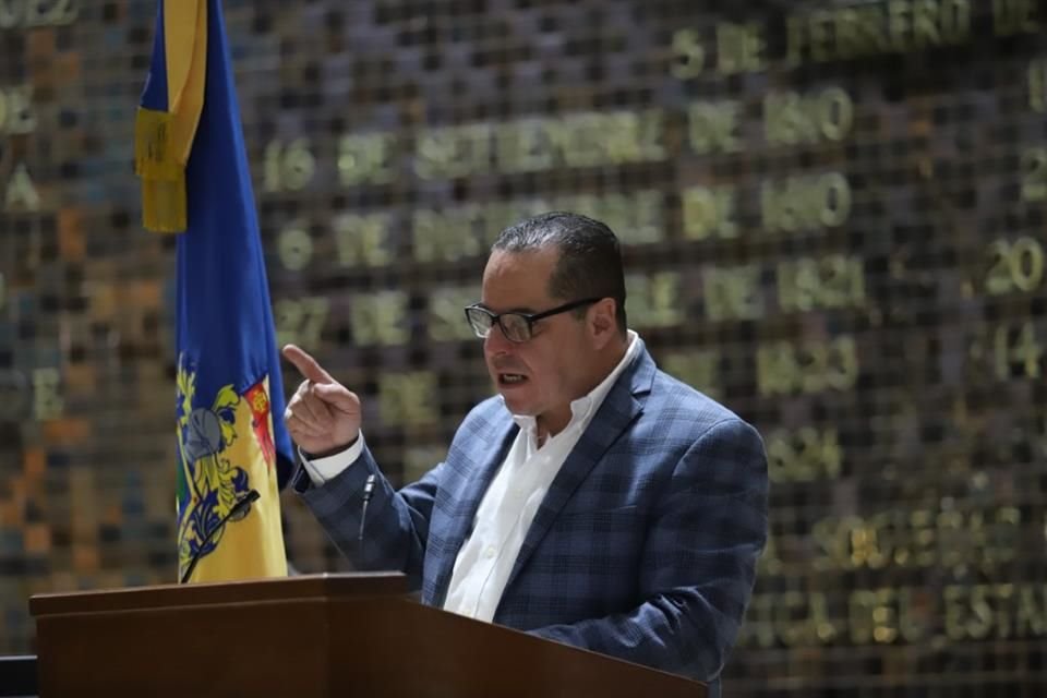 El legislador de Hagamos, Enrique Velázquez, comentó que Gertz Manero dejó expuesto que la Fiscalía de Jalisco no ha hecho nada sobre el asunto de Rancho Izaguirre.