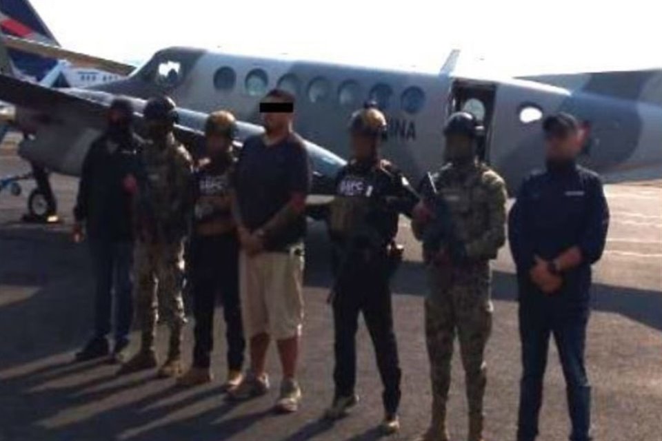Autoridades arrestaron a 9 de la alianza Cártel Santa Rosa de Lima-Cártel del Golfo vinculados a masacre en bar 'Cantaritos' de Querétaro.