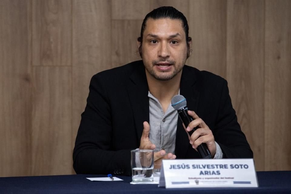 Jesús Silvestre Soto Arias, estudiante del CUAAD y organizador del festival de monólogos.