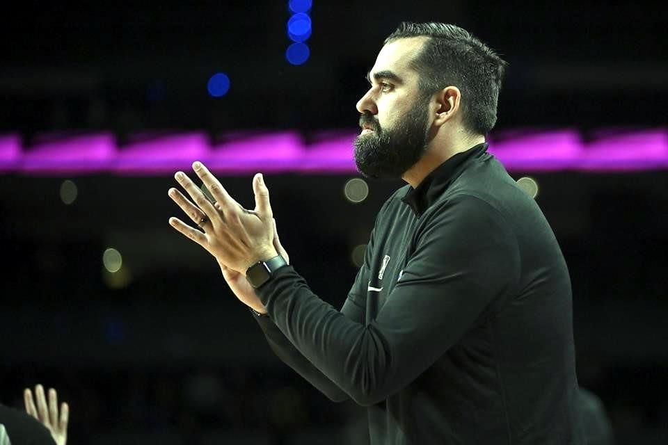 Ramón Díaz cerrará un ciclo de ocho años como entrenador de los Capitanes CDMX una vez culminada la campaña 2024-25 de la NBA G-League.