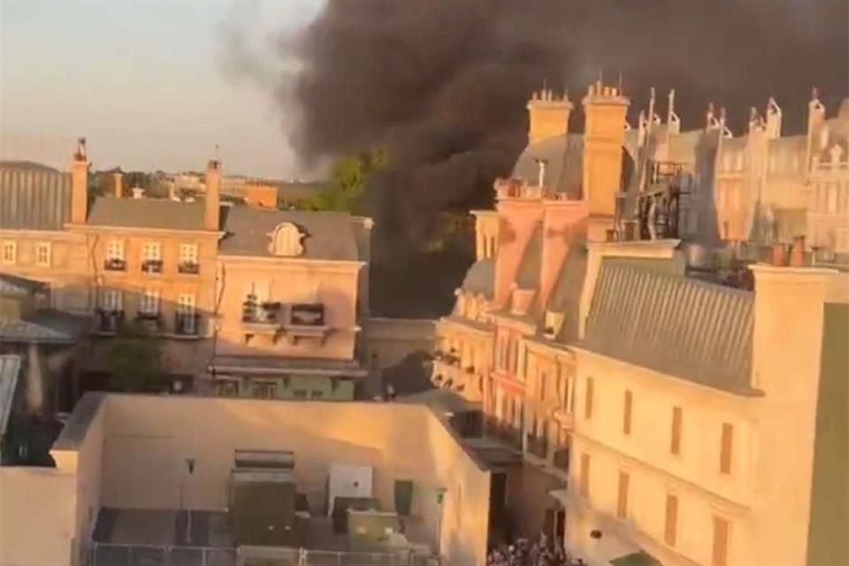 Un incendio en una atracción del parque temático de EPCOT en Walt Disney World, en Orlando, provocó una evacuación este sábado.