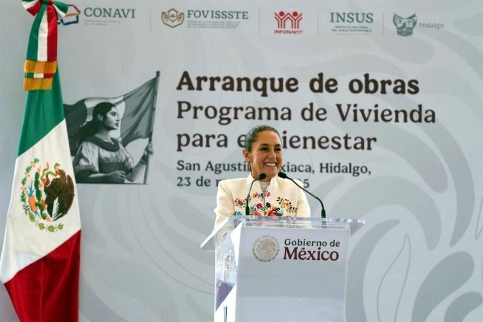 La Presidenta encabezó el arranque del Programa de Vivienda para el Bienestar en San Agustín Tlaxiaca.