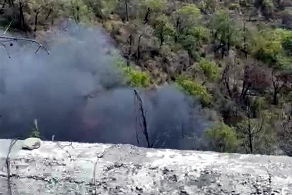 El accidente fue reportado a las 12:20 horas en el kilómetro 14 de la mencionada carretera.