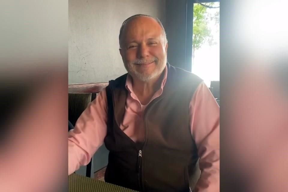El ex Gobernador de Chihuahua César Duarte, quien se encuentra en libertad condicional, reapareció con un poema dedicado a su natal Parral.