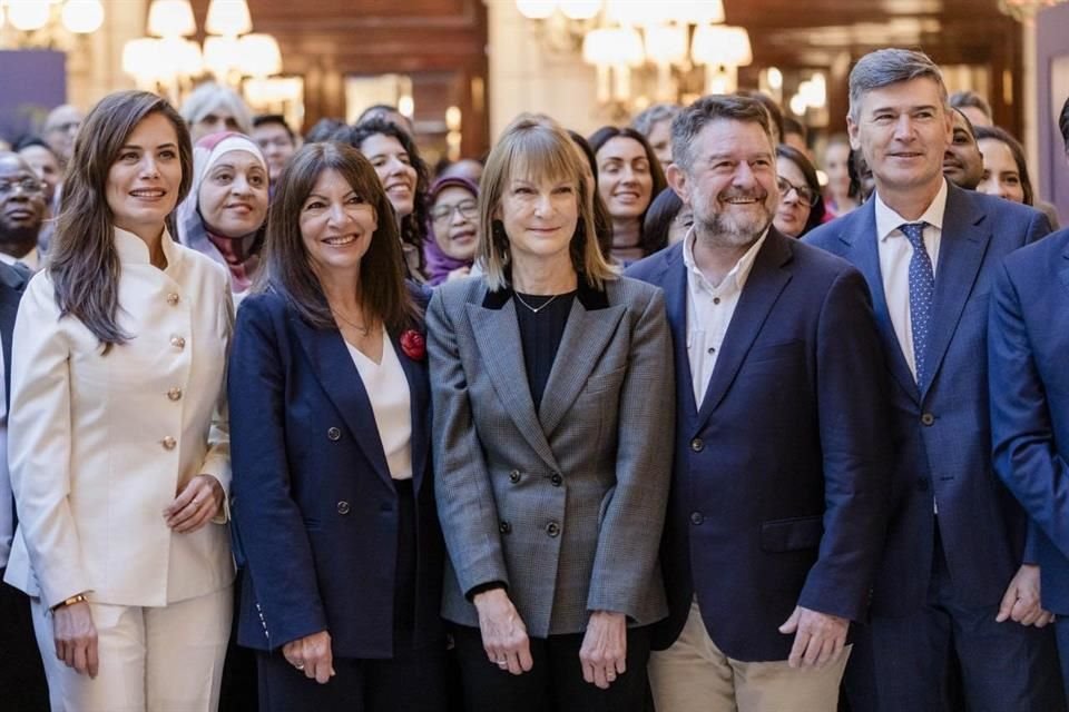 La Acaldesa Verónica Delgadillo viajó a París para participar en la Cumbre de la Alianza de Ciudades Saludables.