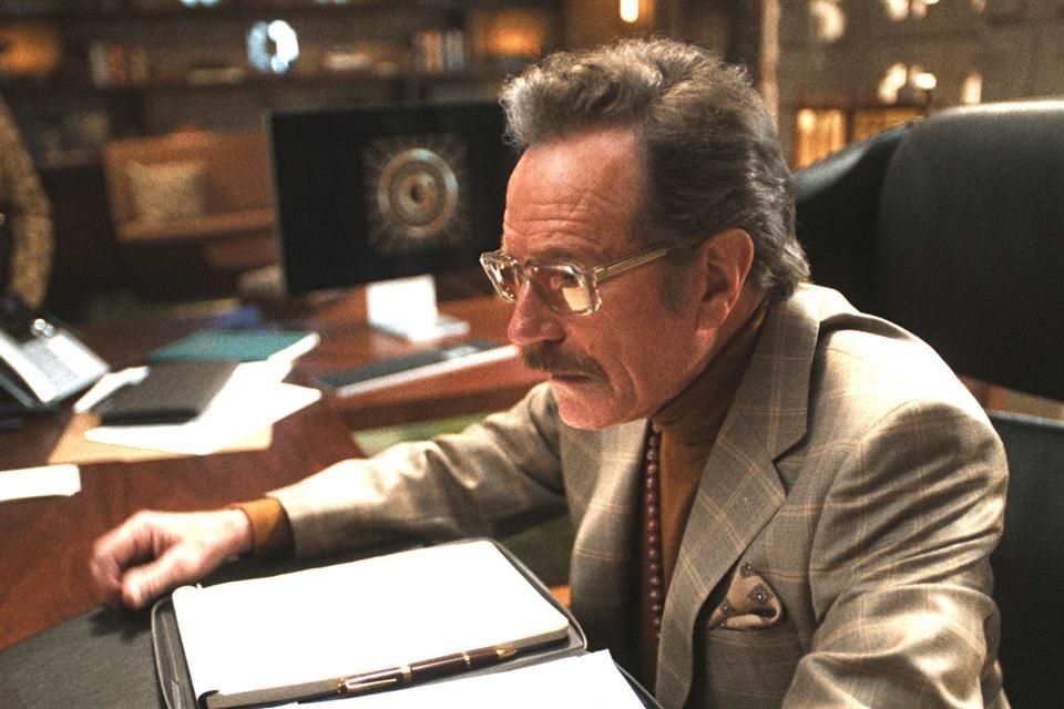Bryan Cranston encarna al máximo ejecutivo de la empresa.