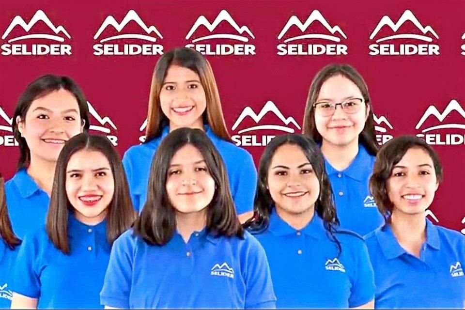 Selíder entregó este año 32 becas para que jóvenes puedan estudiar la universidad.
