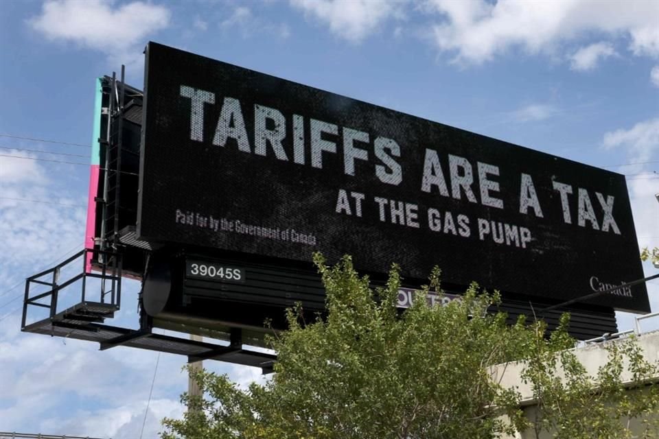 Un espectacular en contra de los aranceles de Trump en Florida