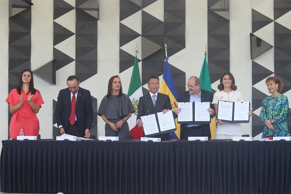 Mónica Magaña participó en la firma de un convenio entre los Poderes Ejecutivo, Legislativo y Judicial del Estado, y UNICEF, con la intención de proteger a las infancias.