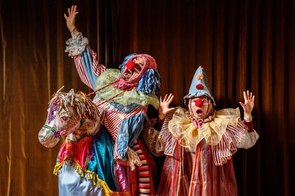 El espectáculo clown 'Legatus y Dimittas', del Colectivo Pies Hinchados, aborda cómo mantener vivo el legado familiar y abordar el duelo.
