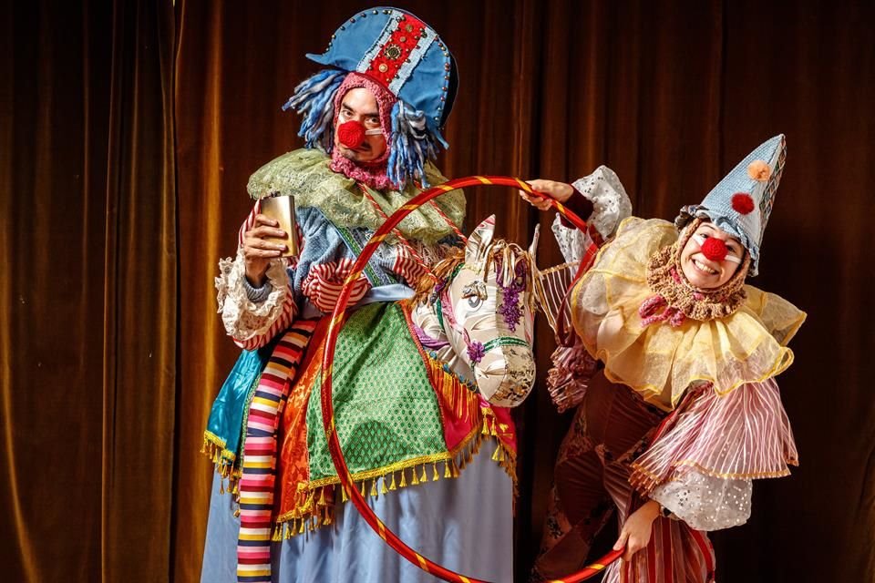 El espectáculo clown 'Legatus y Dimittas', del Colectivo Pies Hinchados, aborda cómo mantener vivo el legado familiar y abordar el duelo.