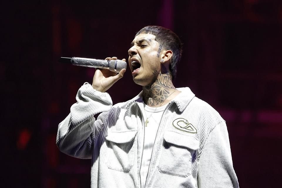 Natanael Cano continuó su show en el Festival Ceremonia tras la tragedia, con pirotecnia, corridos tumbados y un ambiente festivo.
