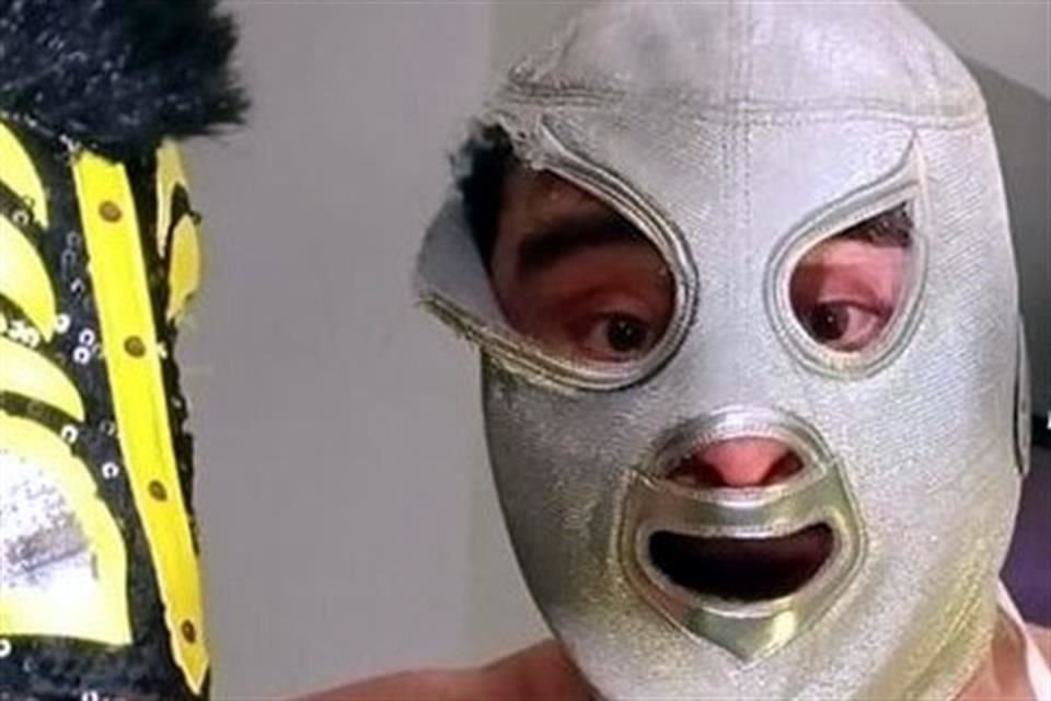 El Hijo del Santo, con la llave de los grandes triunfos, la de 'A Caballo' le ganó la máscara a Misterioso Jr.