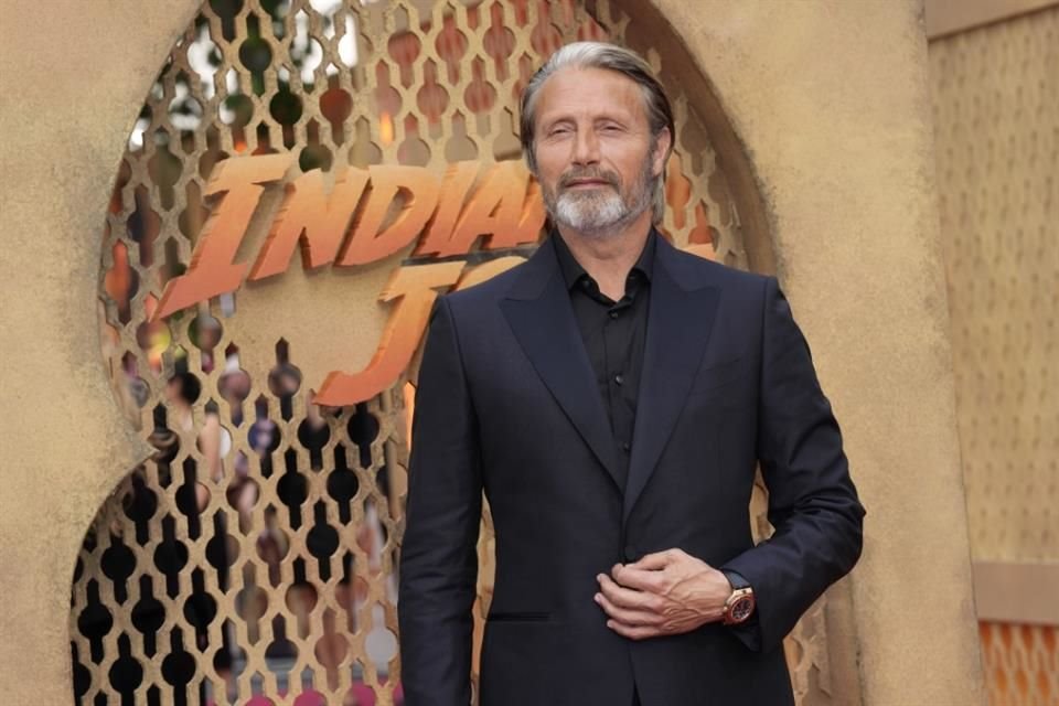 Mikkelsen se une de esta manera a otros famosos que ya confirmaron su asistencia a la CCXP de México, como Dacre Montgomery ('Stranger Things') y Xolo Maridueña ('Cobra Kai'), entre otros.