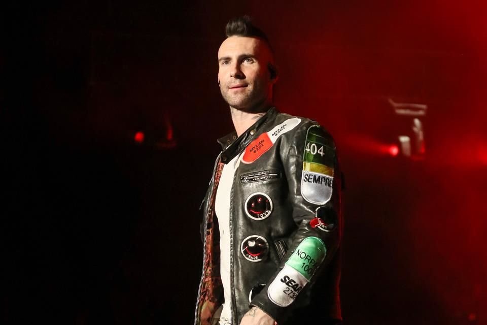 Levine también aprovechó la ocasión para recordar su colaboración con el productor Benny Blanco en el icónico éxito 'Moves Like Jagger'.