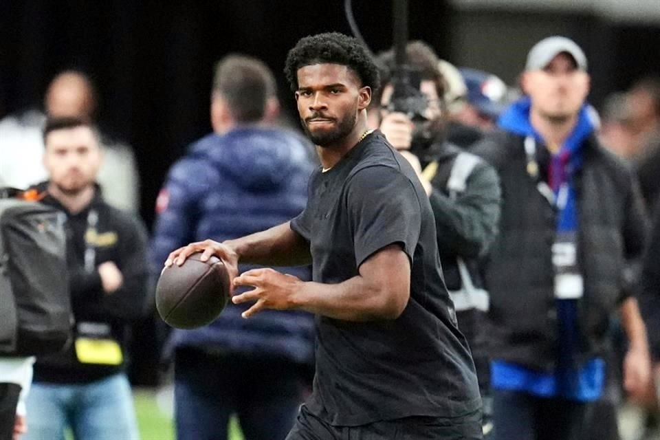 Shedeur Sanders es uno de los mejores jugadores disponibles para el Draft.