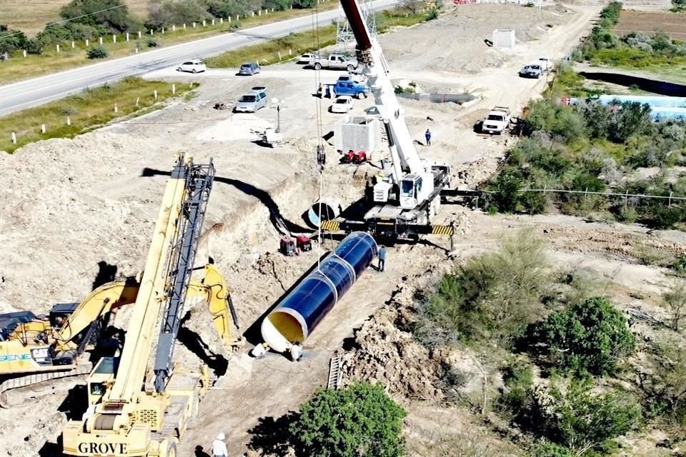Paran el proyecto de $15 mil millones; alegan ahorrarse $80 millones al mes en energía eléctrica.