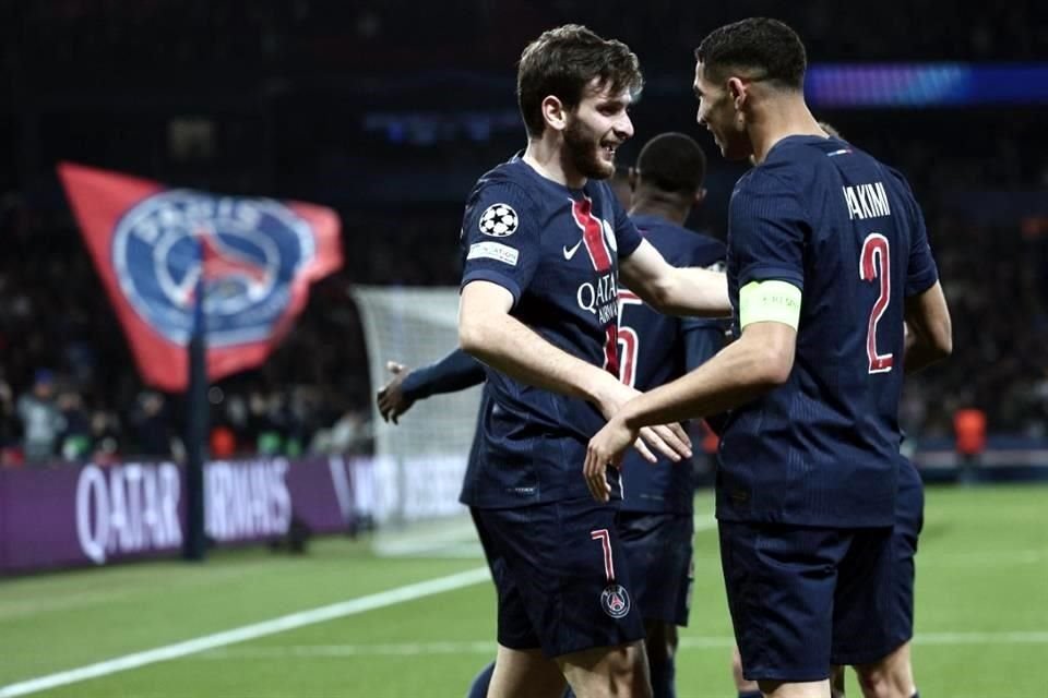 Khvicha Kvaratskhelia anotó el segundo gol del partido para el PSG.