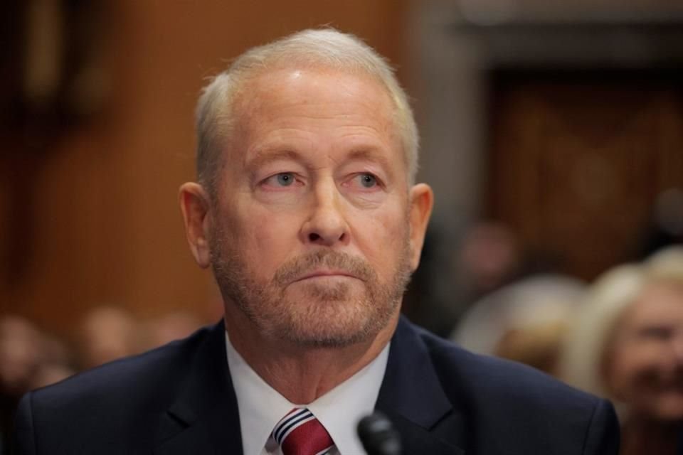 Ronald Johnson durante una audiencia ante comité del Senado el 13 de marzo del 2025, en Washington DC.