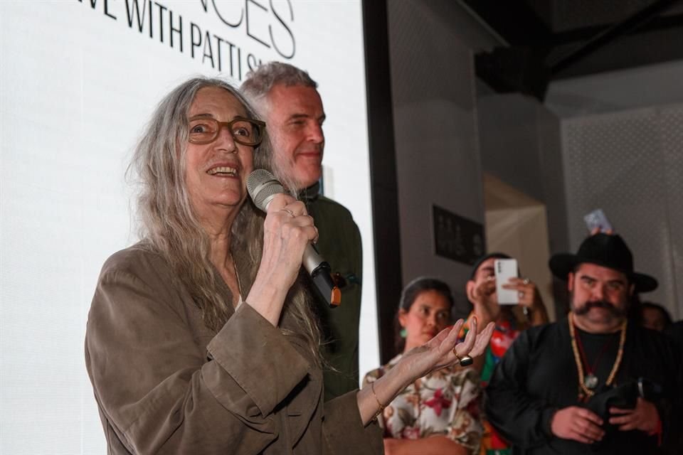 Smith, de 78 años, se desmayó en un escenario en Brasil en enero pasado, y luego escribió en Instagram que sufrió 'algo de mareo post migraña'.