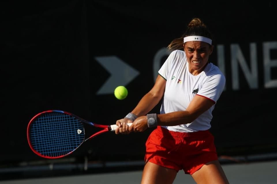 En el segundo juego en singles, la mexicana Ana Sofía Sánchez derrotó a Sofía Cabezas en dos sets por 6-0 y 6-2.