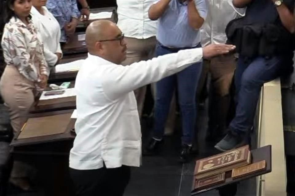 Tabasco tiene nuevo Fiscal General: el Congreso estatal eligió hoy a Óscar Tonatiuh Vázquez Landeros, quien se desempeñaba como encargado de despacho de la FGE.