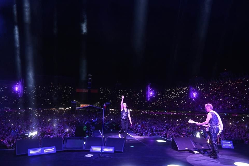 La película documental y musical mezclará imágenes de los tres conciertos masivos con entradas agotadas que Depeche Mode ofreció en el entonces llamado Foro Sol.