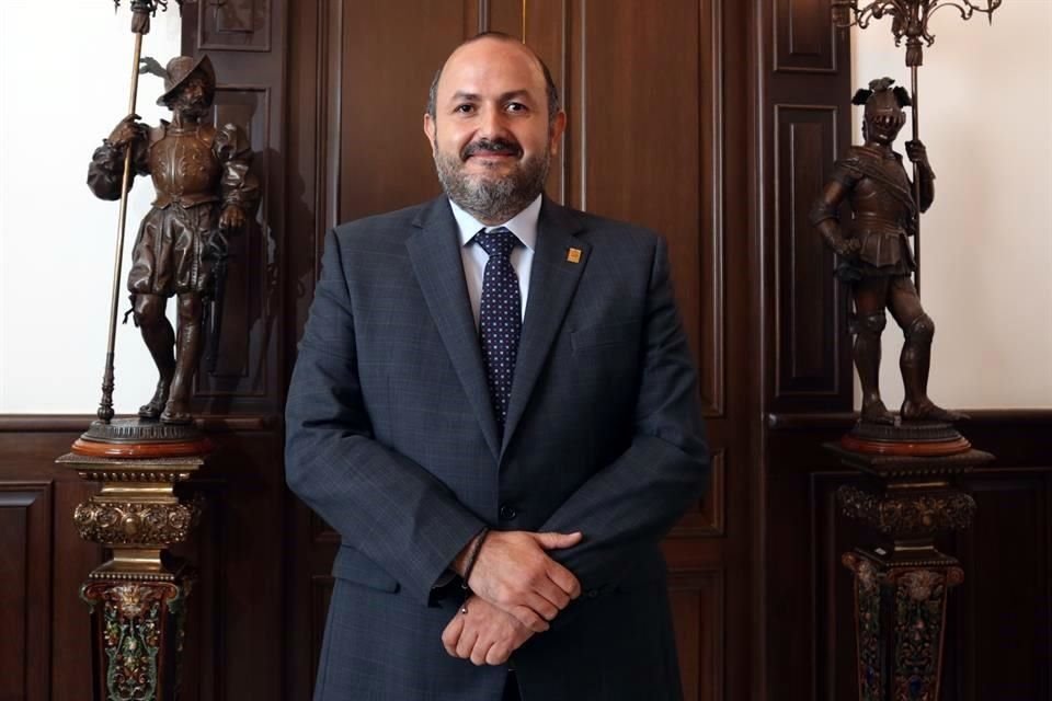 El Rector Ricardo Villanueva dijo que si algo falta en Casa Jalisco es una mente colectiva.