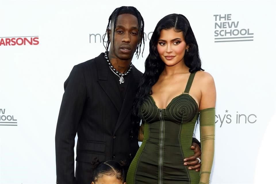 Kylie Jenner estaría esperando a su segundo bebé junto al rapero Travis Scott, de acuerdo con Page Six.