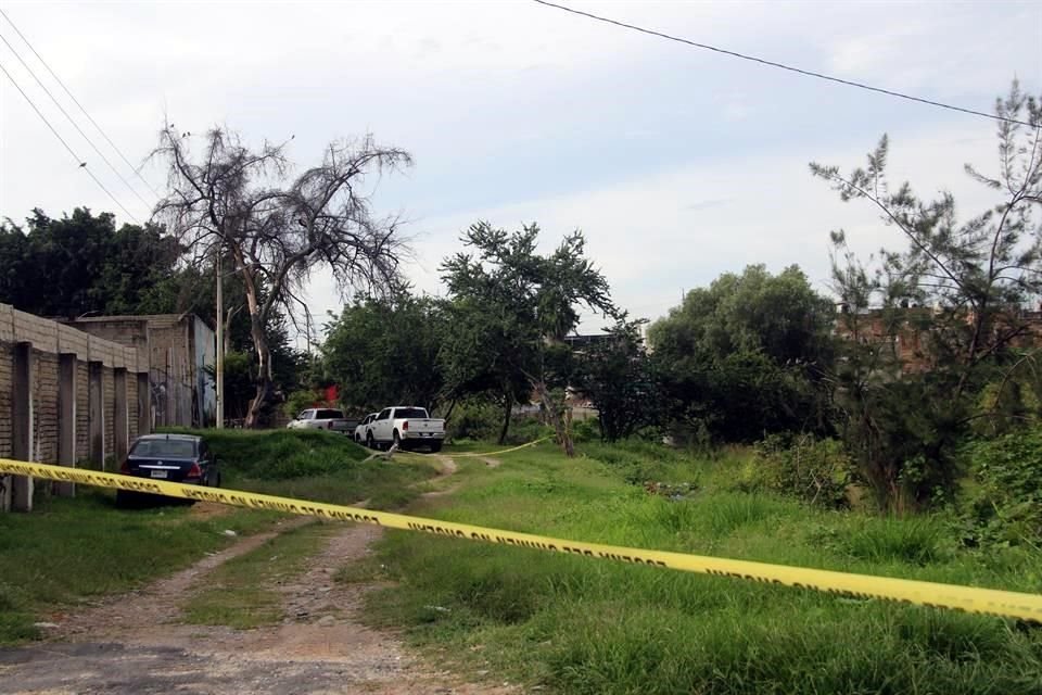 Cerca de las 8:00 horas, vecinos de la Colonia Rancho Nuevo de Guadalajara, hallaron el cadáver de una mujer junto al Río San Juan de Dios.