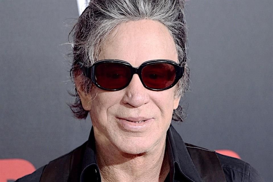 La actriz Bella Thorne aseguró que el actor Mickey Rourke la lastimó en su entrepierna con un objeto metálico durante rodaje de 'La Carta'.