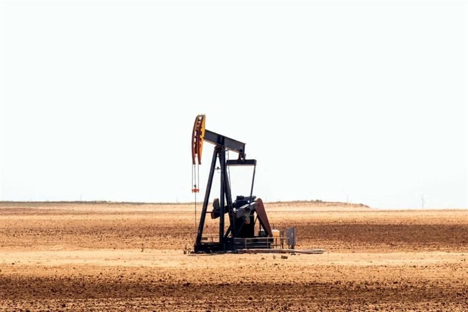 Los dos referenciales mundiales de crudo cerraron la semana sobre los 60 dólares el barril.